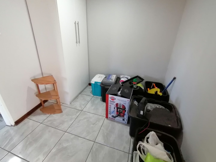 5 Bedroom Property for Sale in Pellissier Free State
